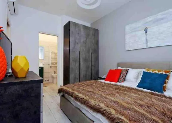 Vaticano Terrace: Brand New 2 Bedrooms 2 Bathrooms * רומא