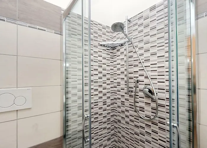 Vaticano Terrace: Brand New 2 Bedrooms 2 Bathrooms * רומא